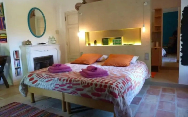 Provencal Villa for Nature Lovers in Lub ron