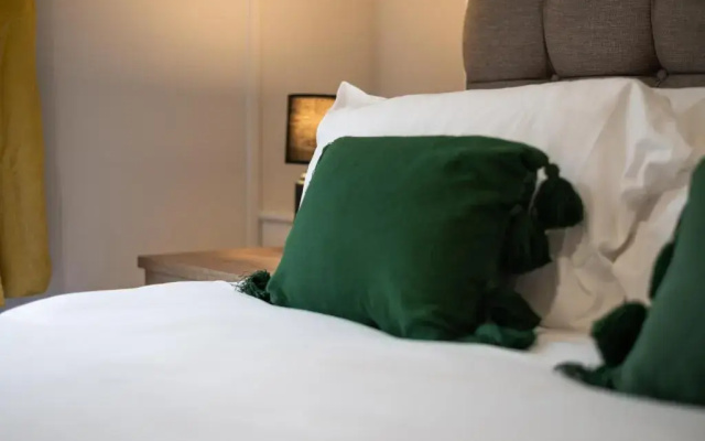 Crymlyn Accommodation - TV in Every Bedroom!