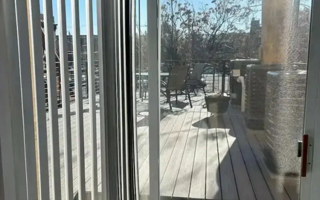 Cozy 2-3 Bedroom Apt in Center City