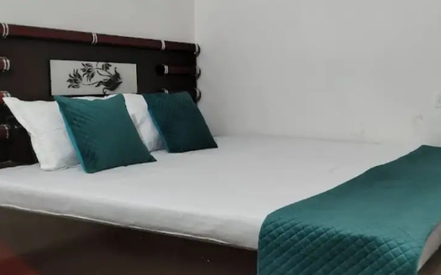 Hotel Holiday