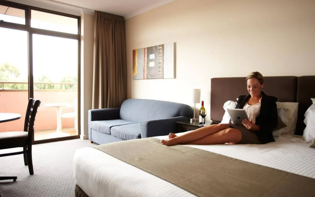 Mantra Meridien Adelaide