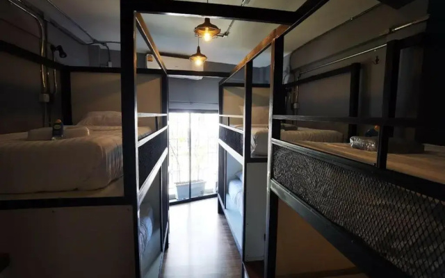 Chernchan Hostel