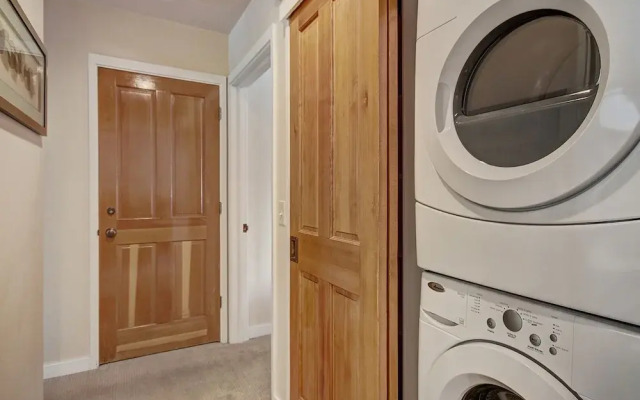 1903 Soda Springs I - 2 Br Townhouse