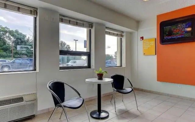 Motel 6 York North