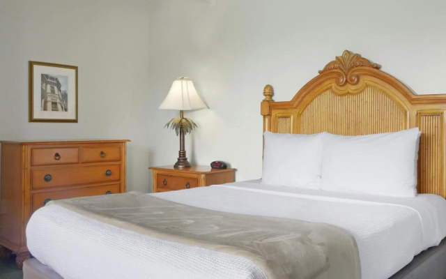 Crystal Bay Historic Hotel