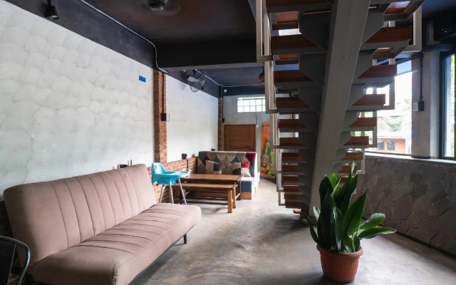 OYO 794 Ln 9 Bandung Guest House