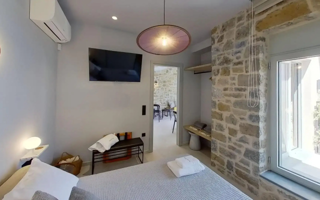 Akria Suites