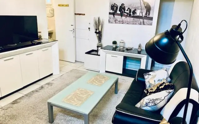 Maison 2 Chambres - Lille - 4 Pers - 300m Metro (Adults Only)