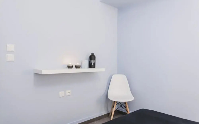 Kolonaki 2 Bedroom Apartment by Livin Urbban