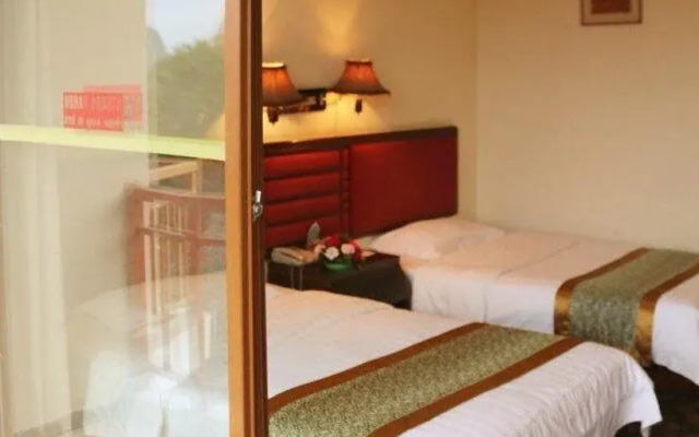 Yangshuo Tangrenjie Hotel