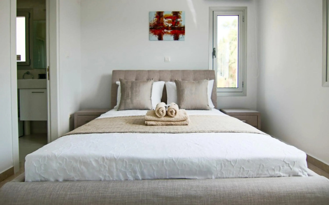 Phaedrus Living: Luxury Villa Ellison