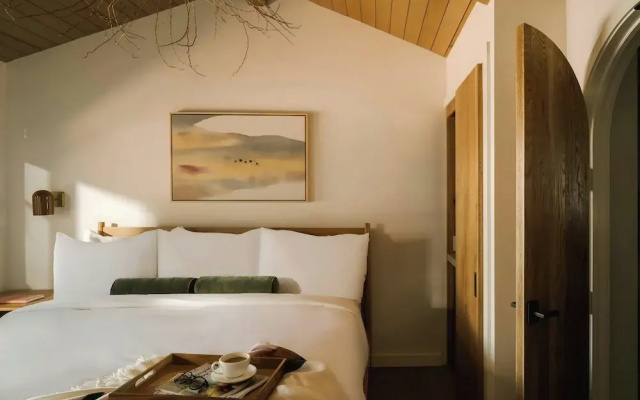 Woods Cove Inn