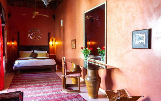 Riad Le Dromadaire Bleu by Weekome