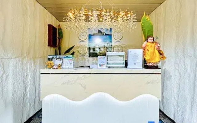 RedDoorz Plus at Tandikan Suites Caalan El Nido