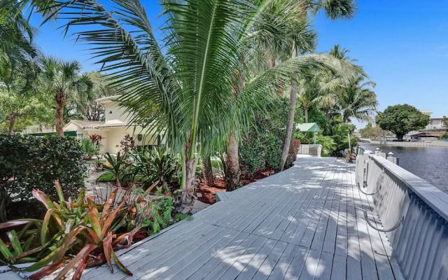 Waterfront 7BR Villa with Heated Pool