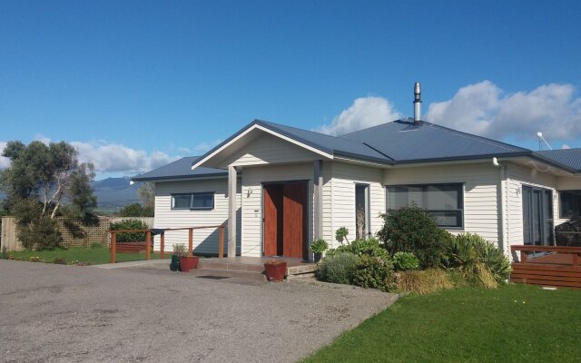Richmond Farm Lodge in Oakura, New Zealand from 206$, photos, reviews - zenhotels.com hotel front