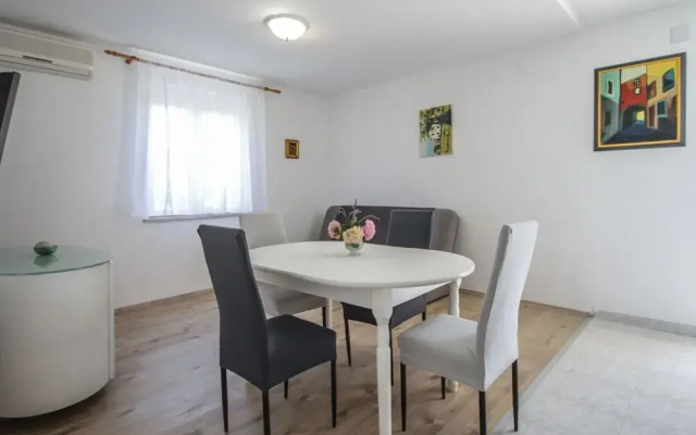 Opera Apartments and studio