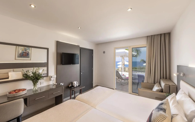 Queen's Bay Hotel