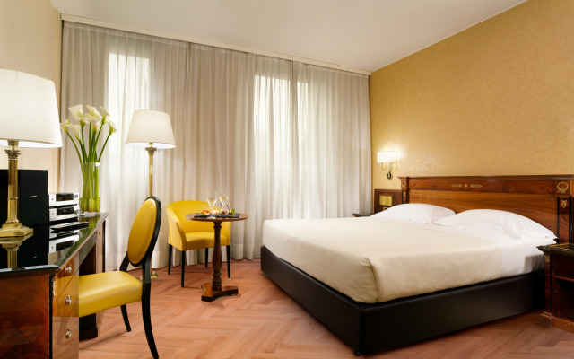 Отель UNAHOTELS Scandinavia Milano