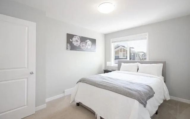 Modern 3 Bedrooms Townhouse in Southpoint