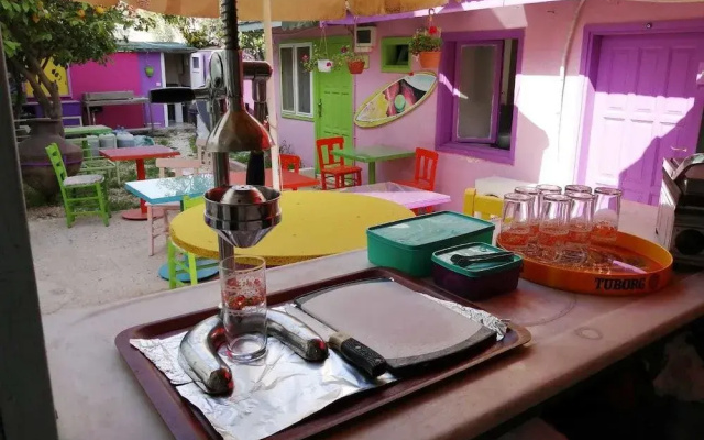 Alacati Sakiz Ev Hotel