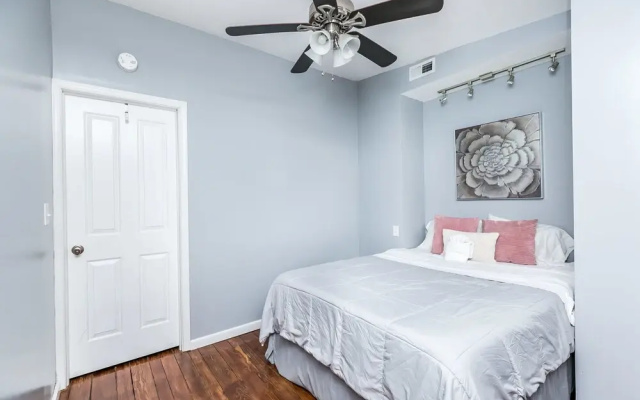 Charming Home Near Harbor&stadiums W/2carparking