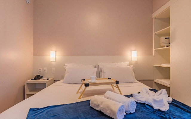 Beach Park Suites #120 Beachfront by Carpediem