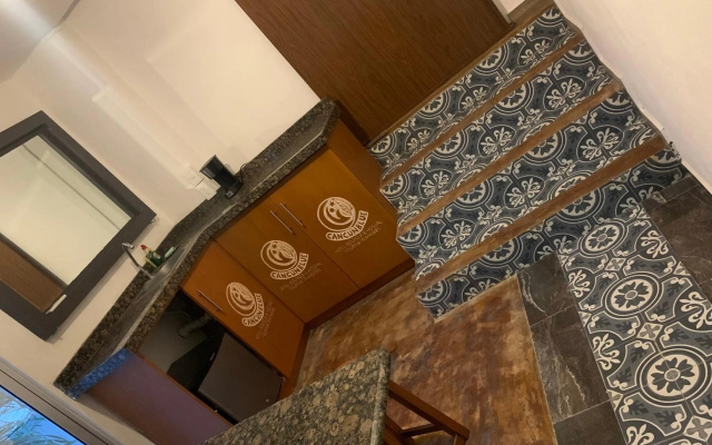 Cancún Plaza Hotel & Hostal