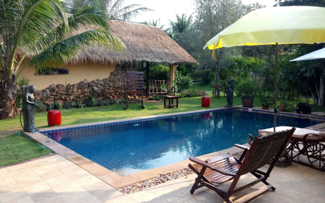 Malee Garden