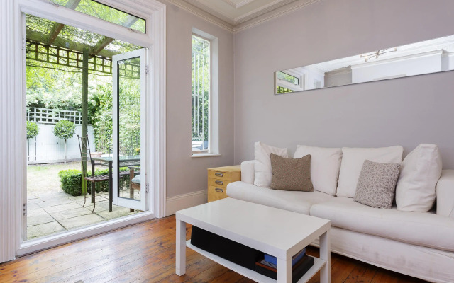 Veeve  5 Bed Home On Ruskin Avenue Kew