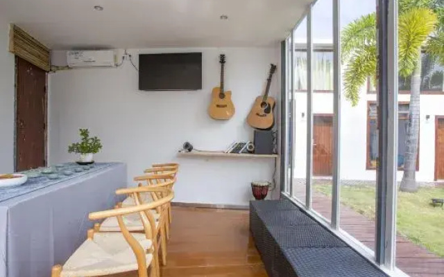 Dongli Hotel (Weizhou Island Beigang)