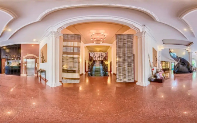 White Mansion