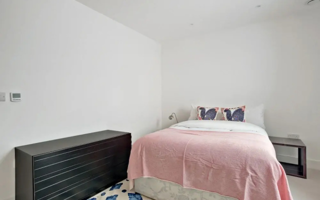 2 Bedroom Maida Vale Apartment With Patio
