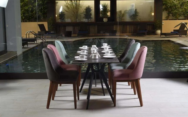 Lescure Business Hôtel and SPA