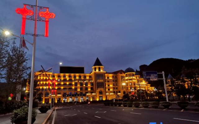 Libo Ice Snow Water World Theme Hotel
