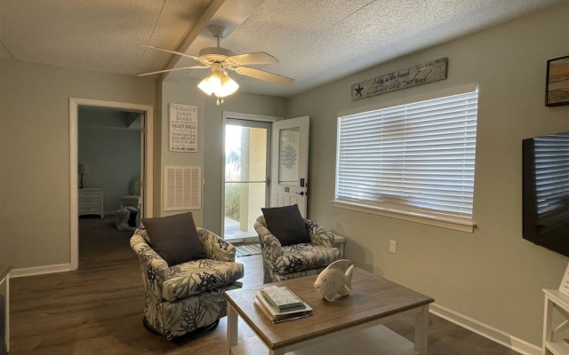 Salty Dog 2 Bedroom Villa by RedAwning