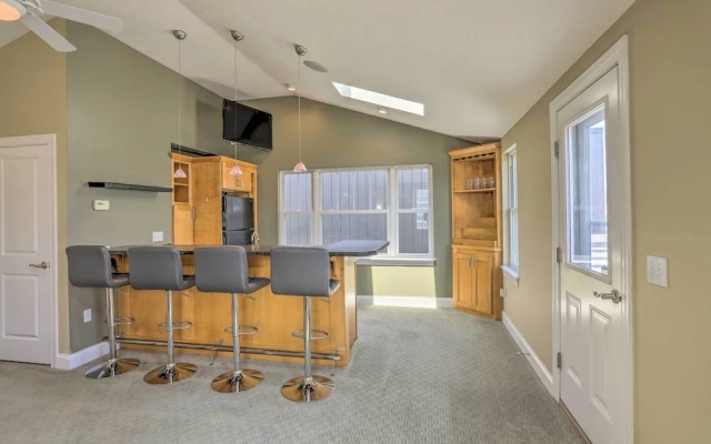 Central Cleveland Gem w/ Direct Skyline View!