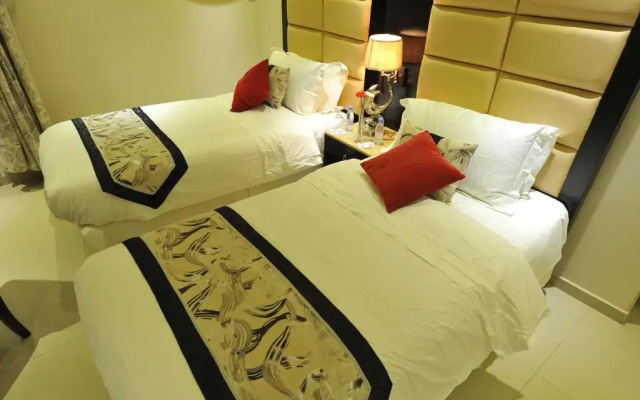 Al Janaderia Suites 7