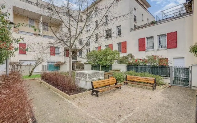 Chic apart with terrace and parking