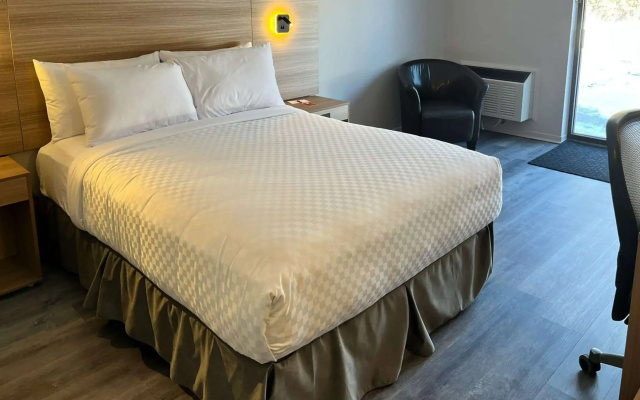 Econo Lodge Airport