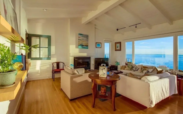 Sunset Beach 2 Bedrooms 2 Bathrooms Home