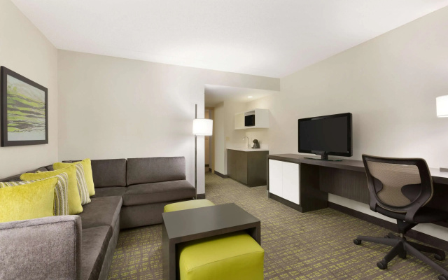 Embassy Suites by Hilton Newark Wilmington South
