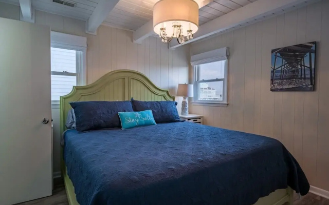 Palmetto Paradise 3 Bedroom Home by RedAwning
