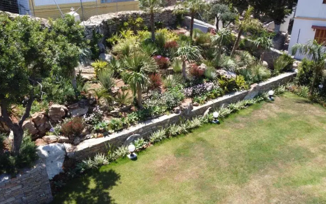 Niriides Hotel & Apartments