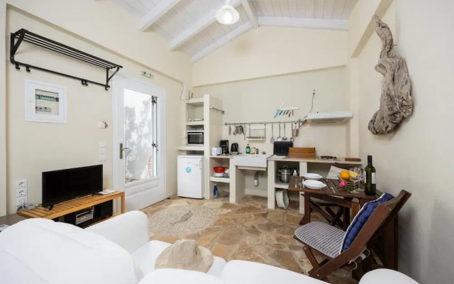 Agathi Cottage in Longos