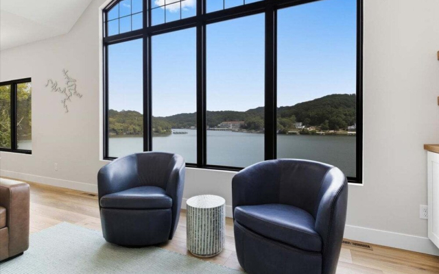 Modern Lakefront Escape The Twelve
