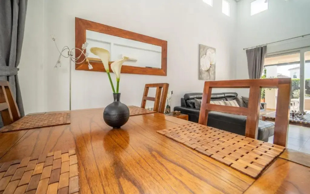 Villa with Private Pool - LO4LT