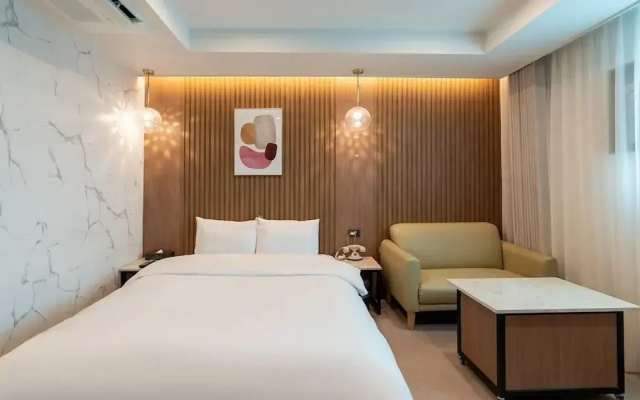 Jecheon Hound Hotel