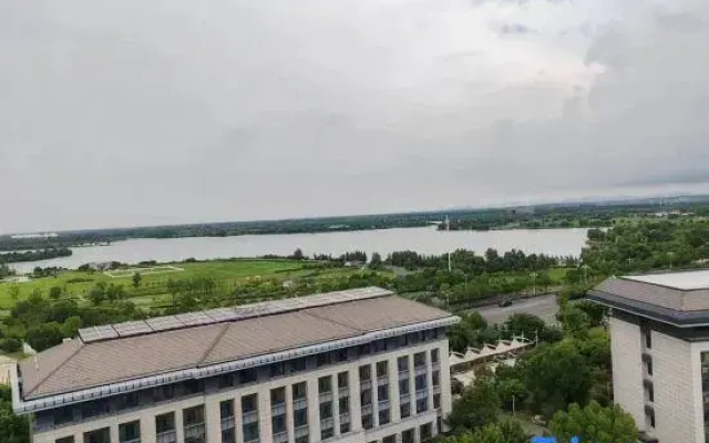 Lotus Garden (Tongling College Branch)