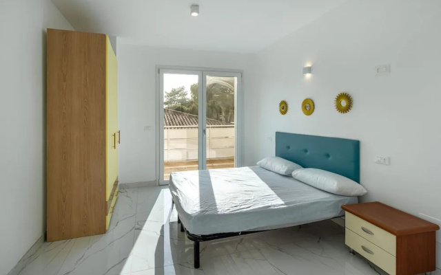Elegant Apartment With Shared Pool
